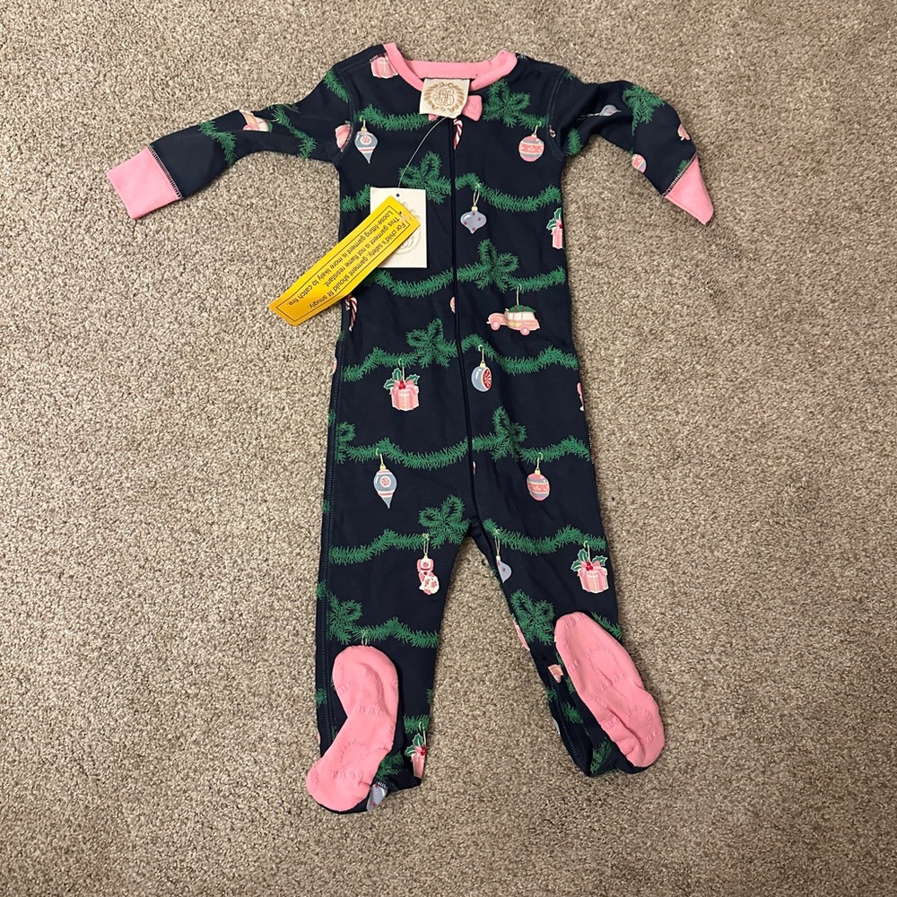 NWT Beaufort Bonnet Night Nights in Christmas Ornament print. 18-24 months.